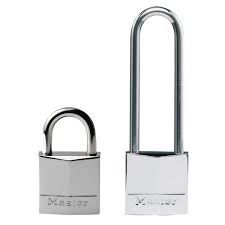 Kültéri Lakat: 30mm-es nikkel bevonatú réz lakat (Master Lock 639)