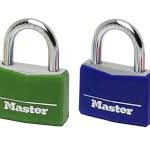 Lakat: 40mm-es műanyagházas alumínium lakatok (Master Lock 9141 és 9140)