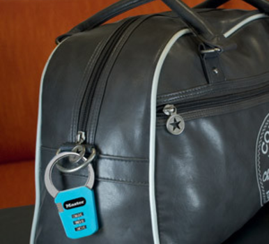 Kombinációs karabinerzár