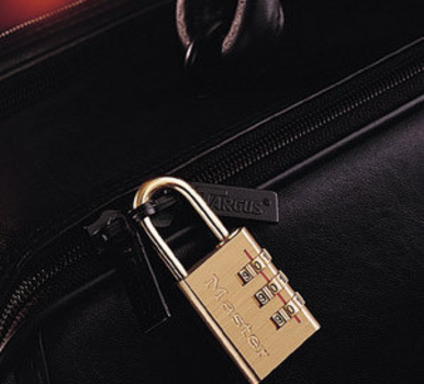 Kombinációs, réz poggyászlakatok